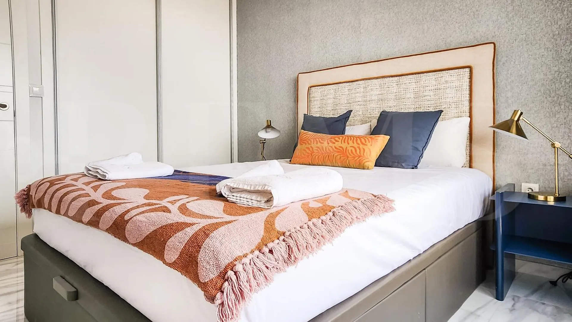 Sea-View Retreat 7 Minutes To The Beach Rems بينالماذينا