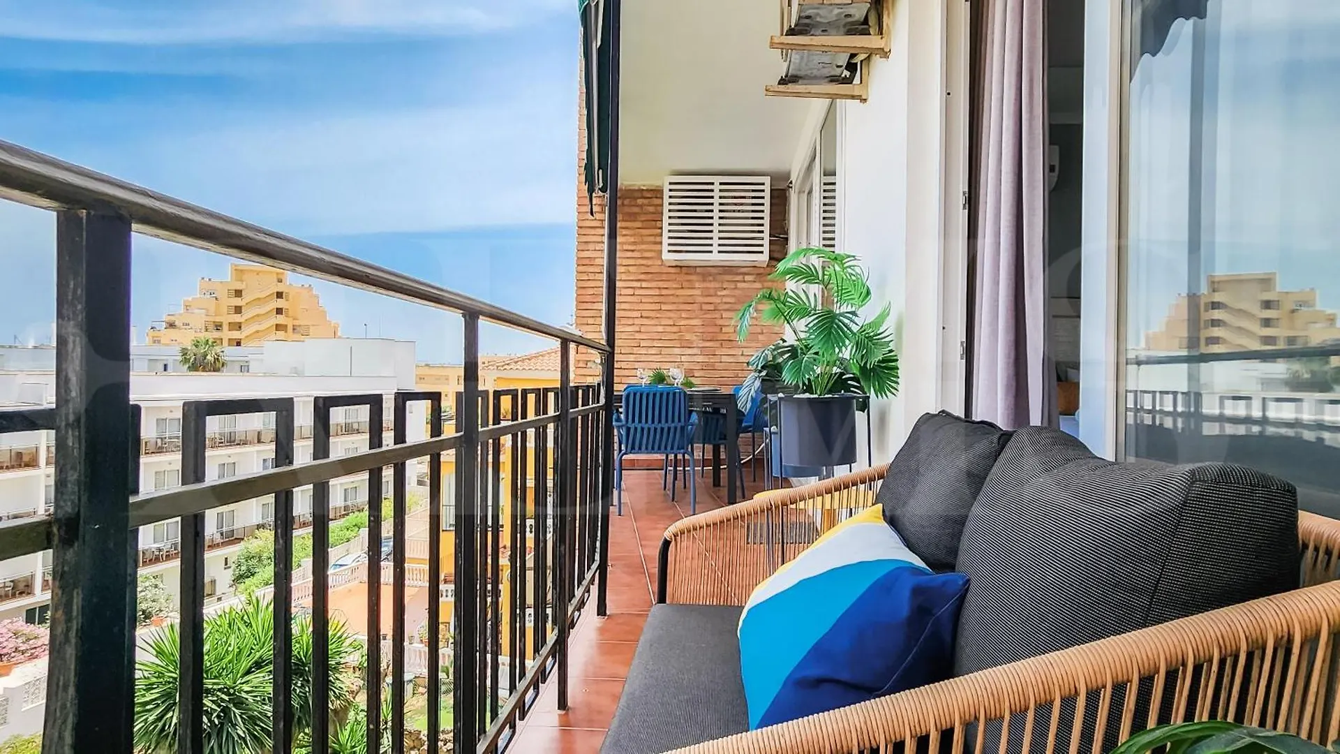 شقة Sea-View Retreat 7 Minutes To The Beach Rems بينالماذينا